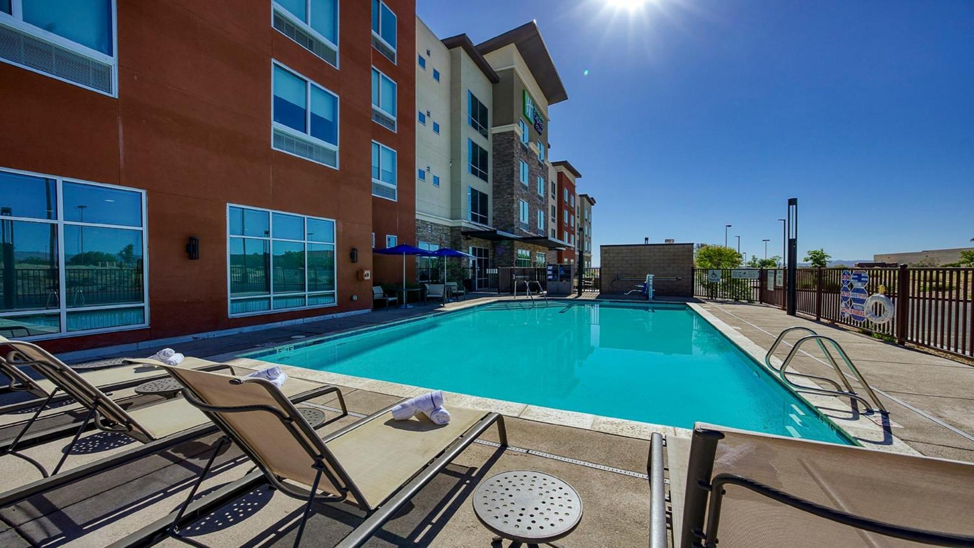 Holiday Inn Express & Suites Ridgecrest - China Lake By Ihg Luaran gambar